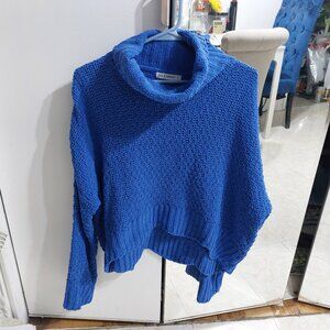 Beautiful Sharp Moon & Madison Royal Blue Sweater Turtle Neck Super Warm Soft L